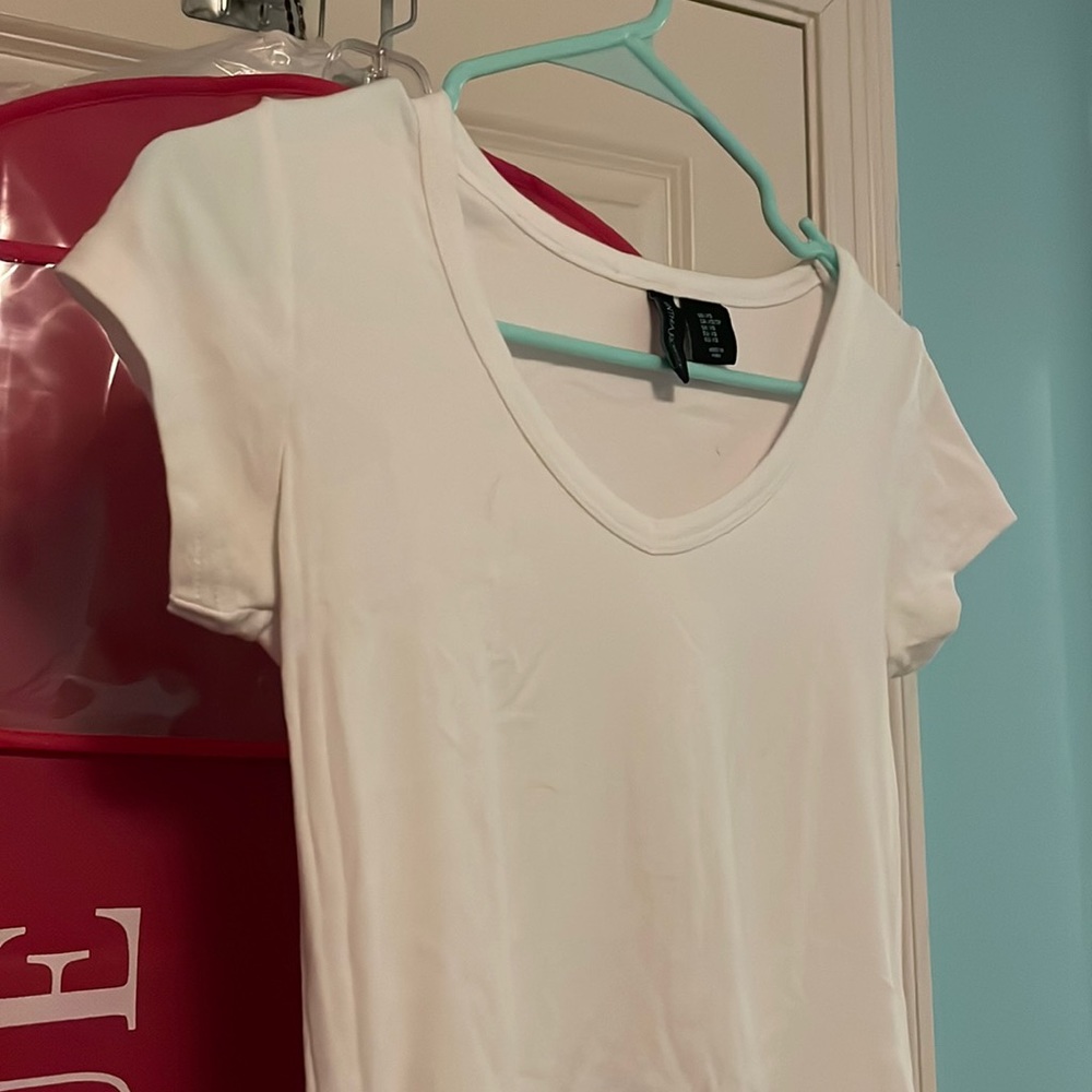 White tee